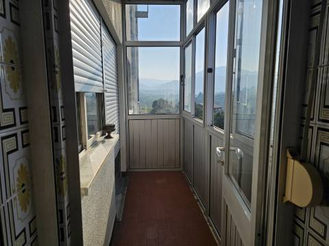 Apartamento T3 com terraça, no Arco de Baúlhe, Cabeceiras de Basto