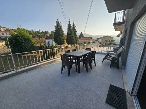 Apartamento T3 com terraça, no Arco de Baúlhe, Cabeceiras de Basto