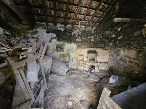 Ruína em Cambezes, Cabeceiras de Basto