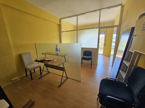 Escritorio com 25 m², no Parque Itália, na, Boavista.