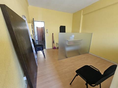 Escritorio com 25 m², no Parque Itália, na, Boavista.