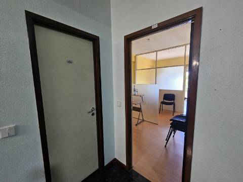 Escritorio com 25 m², no Parque Itália, na, Boavista.