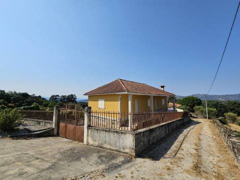 Quinta com Moradia T4 e anexo, em Leiradas, Rio Douro - Cabeceiras de Basto