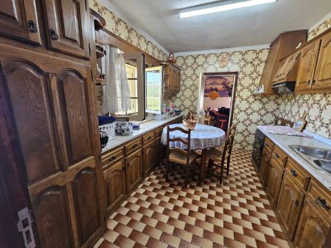 Quinta com Moradia T4 e anexo, em Leiradas, Rio Douro - Cabeceiras de Basto