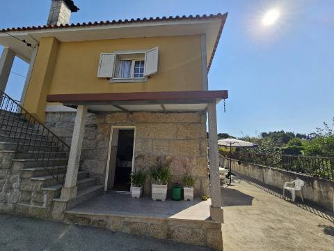 Quinta com Moradia T4 e anexo, em Leiradas, Rio Douro - Cabeceiras de Basto