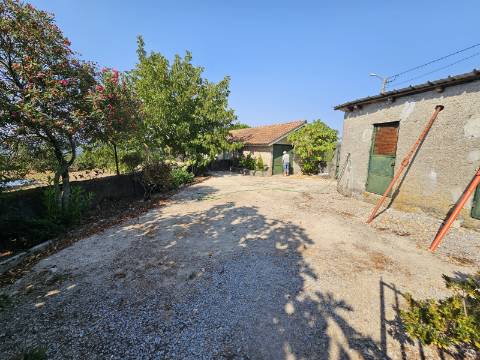Quinta com Moradia T4 e anexo, em Leiradas, Rio Douro - Cabeceiras de Basto