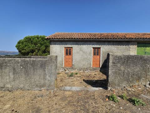 Quinta com Moradia T4 e anexo, em Leiradas, Rio Douro - Cabeceiras de Basto