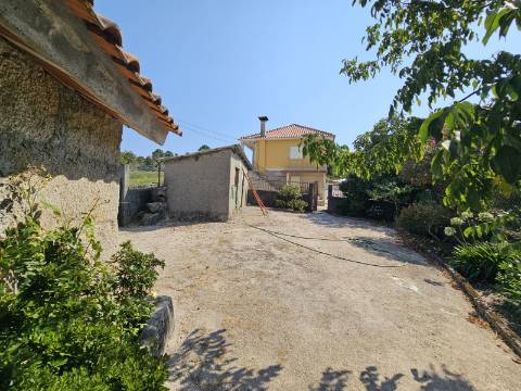Quinta com Moradia T4 e anexo, em Leiradas, Rio Douro - Cabeceiras de Basto