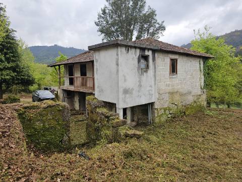 Quinta junto ao rio e área de lazer de Santa Senhorinha de Basto, Cabeceiras de Basto