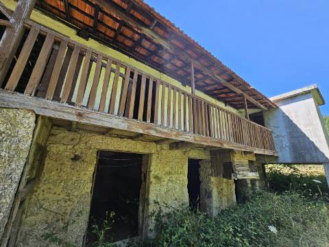 Quinta junto ao rio e área de lazer de Santa Senhorinha de Basto, Cabeceiras de Basto