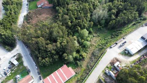 Terreno em Grijó com área industrial