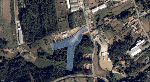 Terreno em Grijó com área industrial