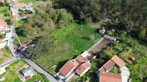 Terreno com 2.600 m² em Guetim