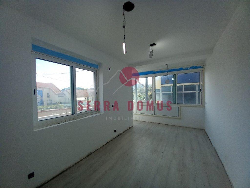 Magnífico Apartamento T4  no Laranjeiro