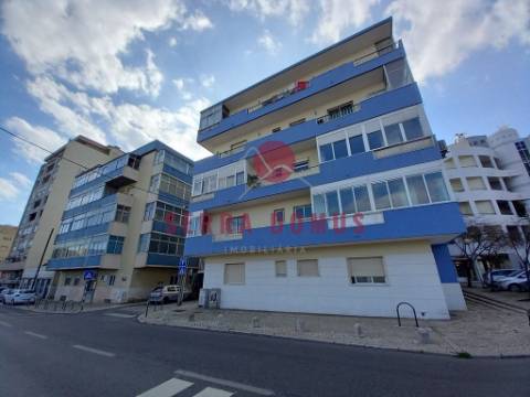 Magnífico Apartamento T4  no Laranjeiro