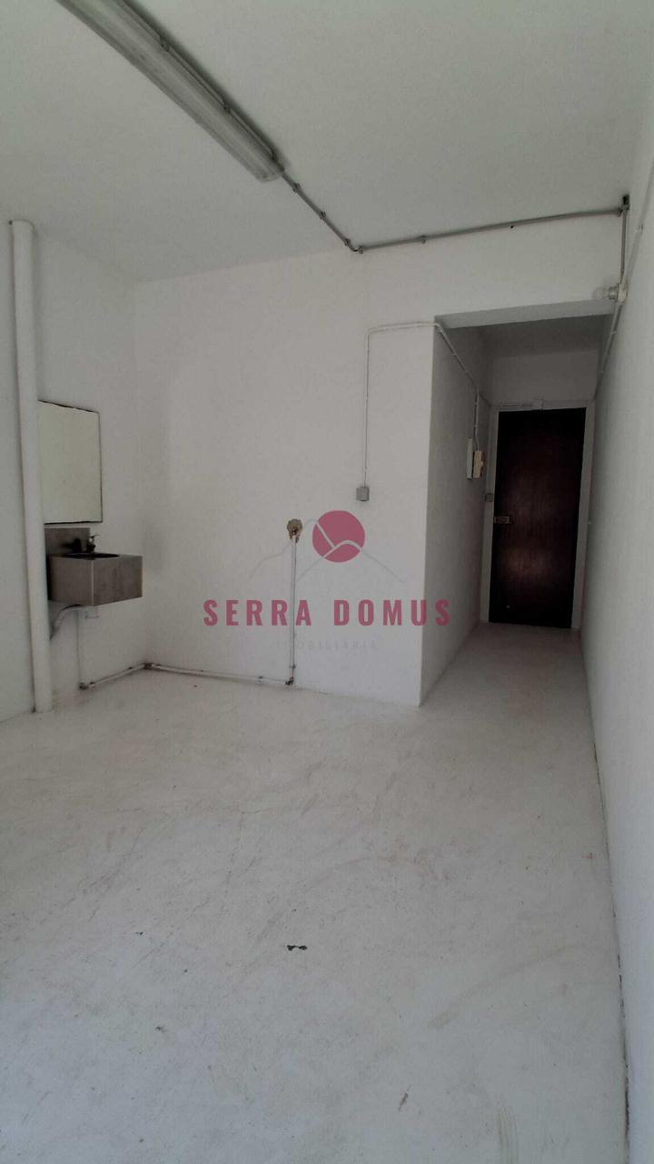 Garagem Exterior com 22 m² em Mem Martins