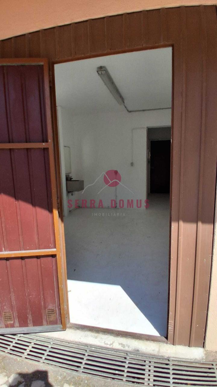 Garagem Exterior com 22 m² em Mem Martins
