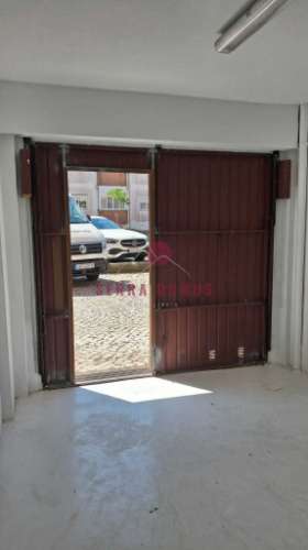 Garagem Exterior com 22 m² em Mem Martins