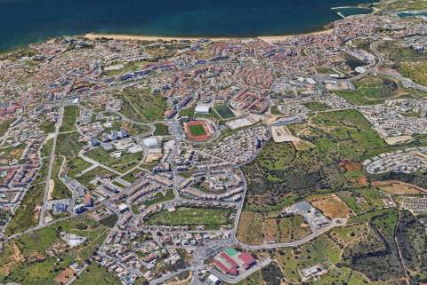 Prédio para serviços para venda em Vale Pedras, Albufeira
