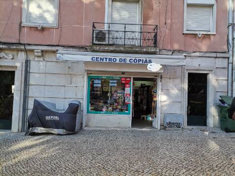 Papelaria, Tabacaria, em funcionamento, local passagem, transportes