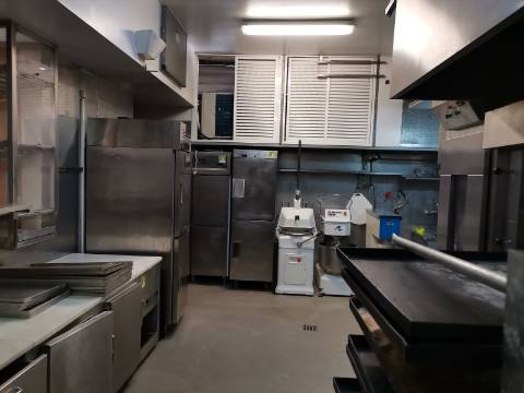 LOJA c/ Restaurante, Pastelaria c/Fábrica, Cafetaria, Equipada, Pronto a Funcionar