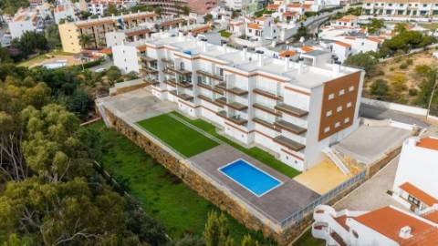 T2 com esplêndida vista mar e a 300 metros da praia em Albufeira