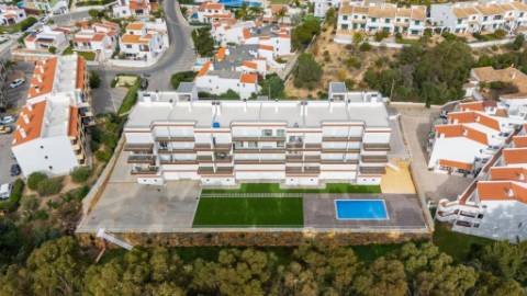 T2 com esplêndida vista mar e a 300 metros da praia em Albufeira