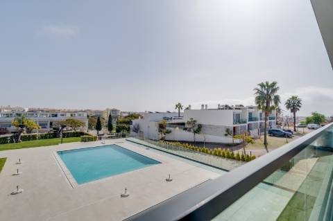 Apartamento T2 com piscina, Estacionamento Privativo, no Centro de Albufeira - Correeira