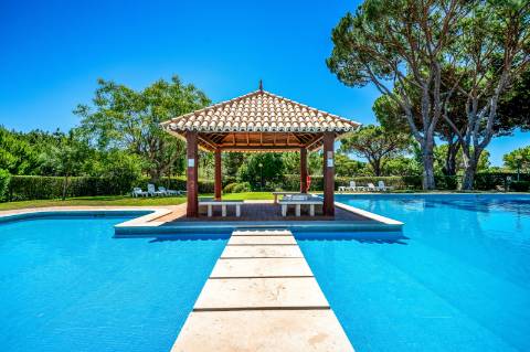 Apartamento T1 com Terraço Privado em Vilamoura - A Poucos Minutos da Praia e da Marina