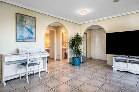 T1 +1 de Luxo na Falésia com Garagem Box de 70 m² e Piscina