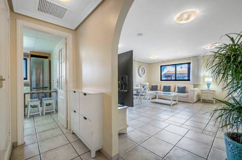 T1 +1 de Luxo na Falésia com Garagem Box de 70 m² e Piscina