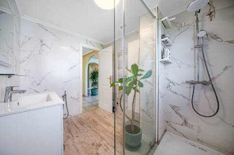 T1 +1 de Luxo na Falésia com Garagem Box de 70 m² e Piscina