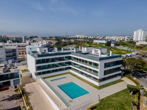 Apartamento T2 com piscina, Estacionamento Privativo, no Centro de Albufeira - Correeira