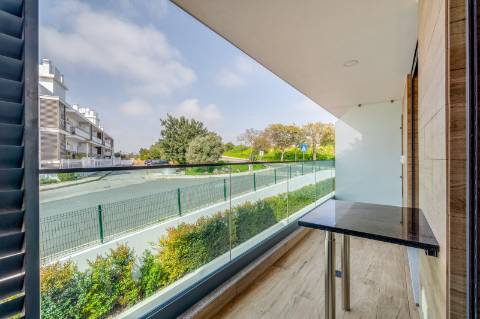 Apartamento T2 com piscina, Estacionamento Privativo, no Centro de Albufeira - Correeira