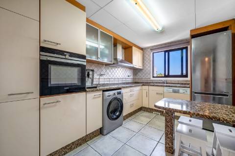 T1 +1 de Luxo na Falésia com Garagem Box de 70 m² e Piscina