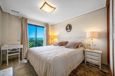 T1 +1 de Luxo na Falésia com Garagem Box de 70 m² e Piscina