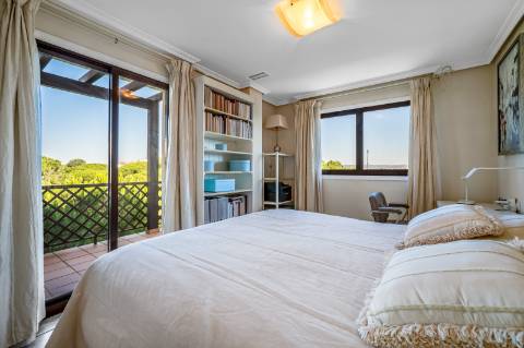 T1 +1 de Luxo na Falésia com Garagem Box de 70 m² e Piscina