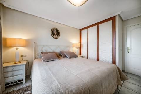 T1 +1 de Luxo na Falésia com Garagem Box de 70 m² e Piscina
