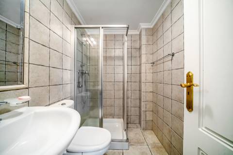 T1 +1 de Luxo na Falésia com Garagem Box de 70 m² e Piscina