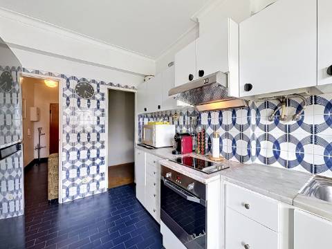 Apartamento espaçoso em Portimão com excelente área e localização central
