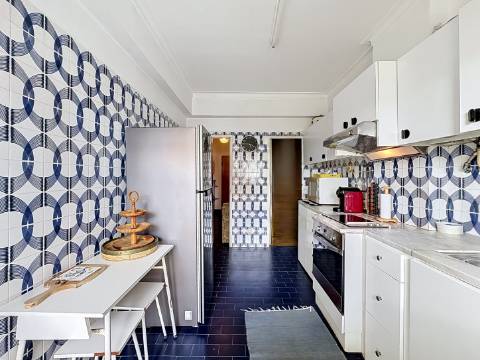 Apartamento espaçoso em Portimão com excelente área e localização central
