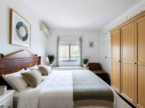 Apartamento espaçoso em Portimão com excelente área e localização central
