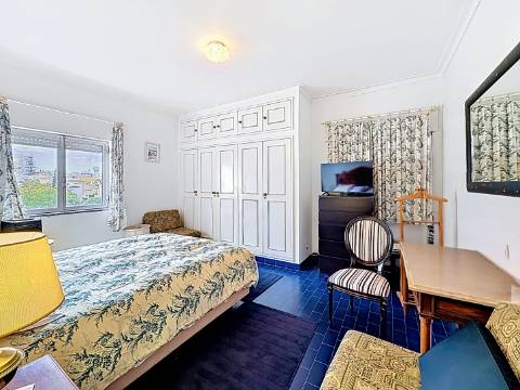 Apartamento espaçoso em Portimão com excelente área e localização central
