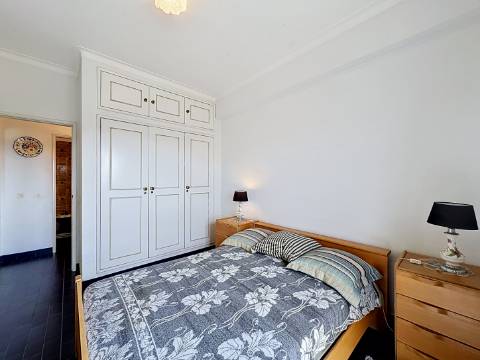 Apartamento espaçoso em Portimão com excelente área e localização central
