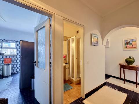 Apartamento espaçoso em Portimão com excelente área e localização central
