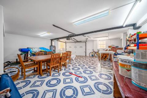 Villa Moradia T5 com Piscina Privada e Acesso Direto ao Golfe em Vilamoura