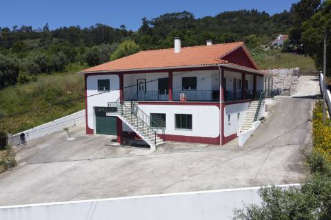 Moradia T3 com garagem em Alcobaça