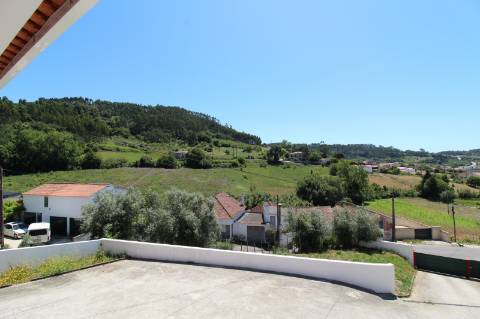 Moradia T3 com garagem em Alcobaça