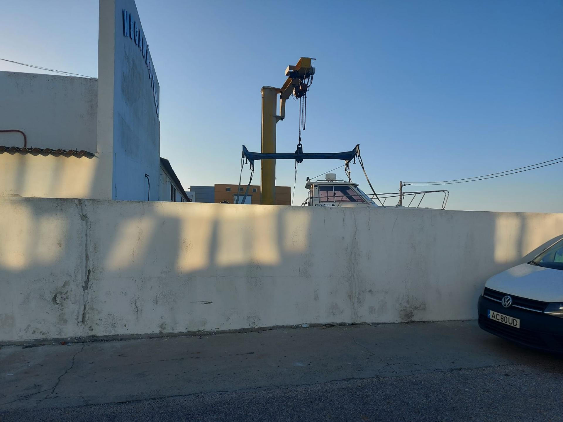 ARMAZÉM INDUSTRIAL COM LOGRADOURO E VISTA MAR, PENICHE