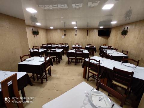 Restaurante em Pleno Funcionamento - Pronto a Servir